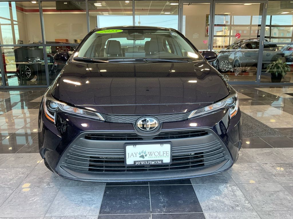 Used 2025 Toyota Corolla LE with VIN 5YFB4MDE7SP253819 for sale in Kansas City