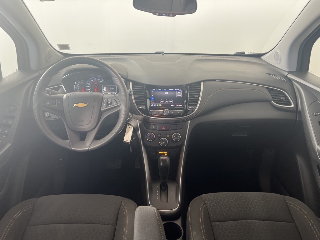 2022 Chevrolet Trax LS photo 2