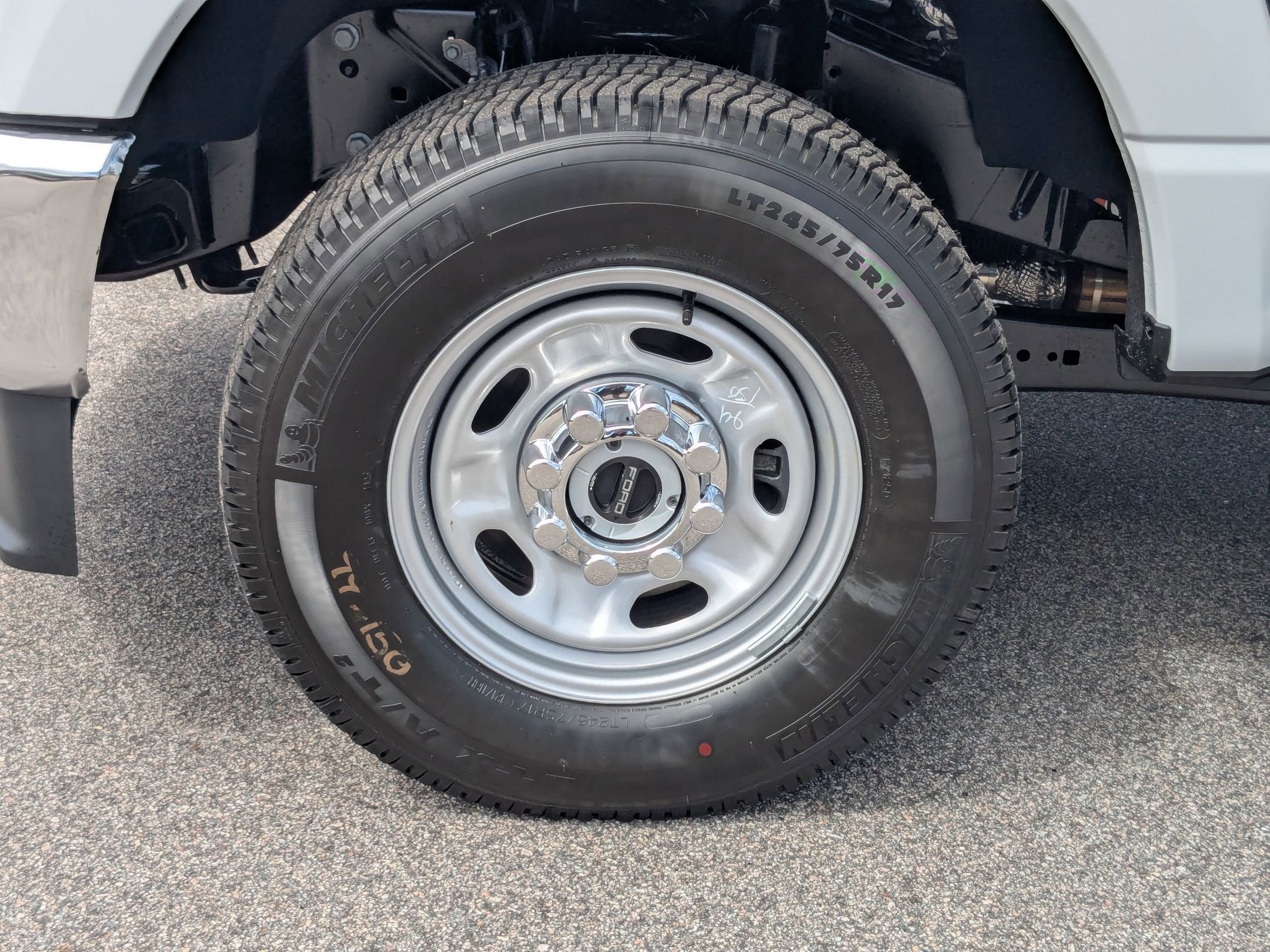 2025 Ford F-250 XL photo 3