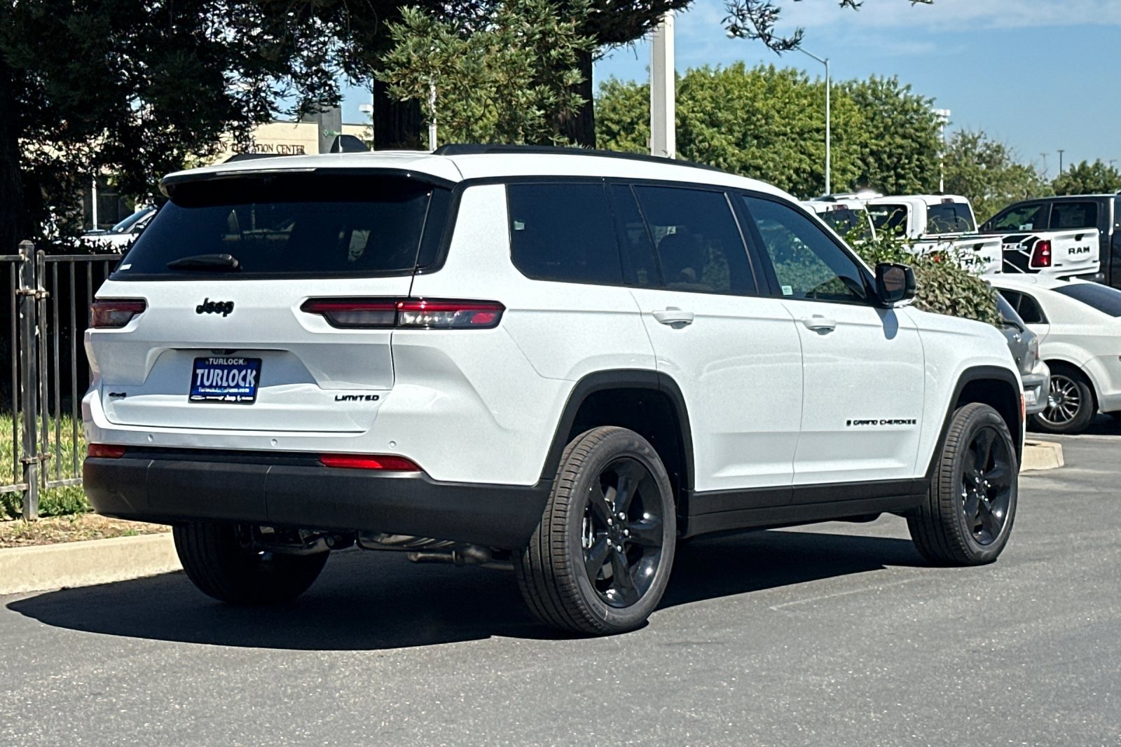 2025 Jeep Grand Cherokee Limited photo 4