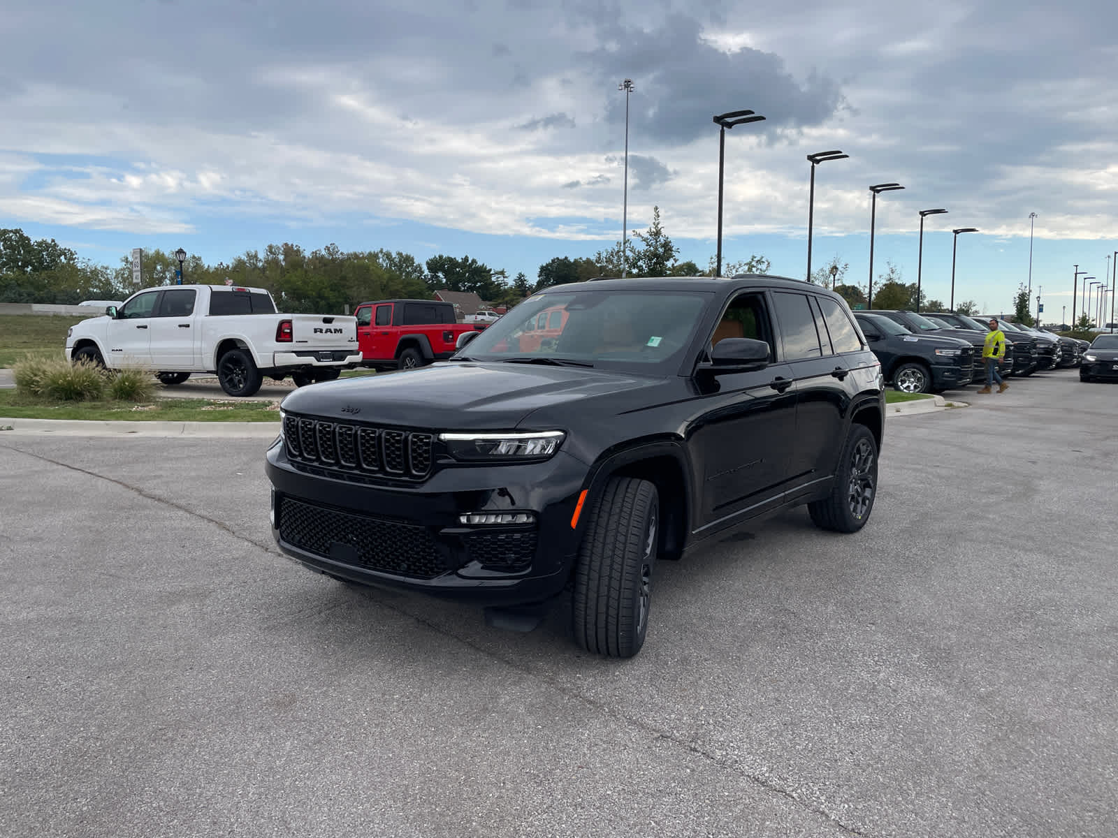 2025 Jeep Grand Cherokee Summit Reserve photo 4