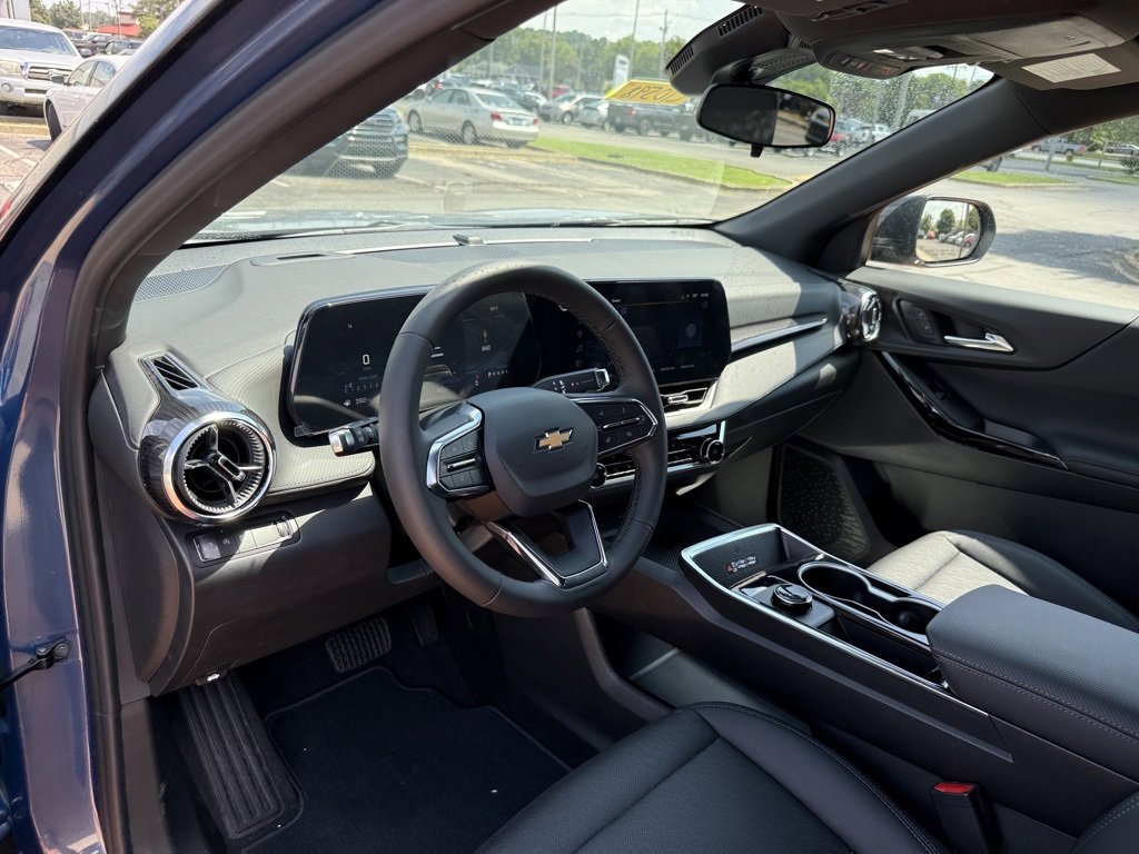 2026 Chevrolet Equinox LT photo 8