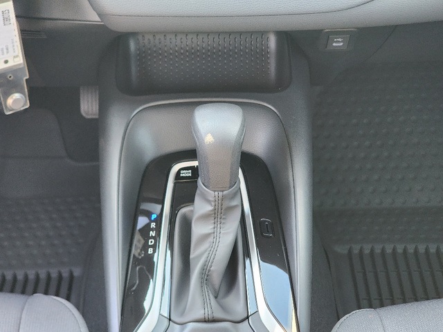 2025 Toyota Corolla Hybrid LE photo 10