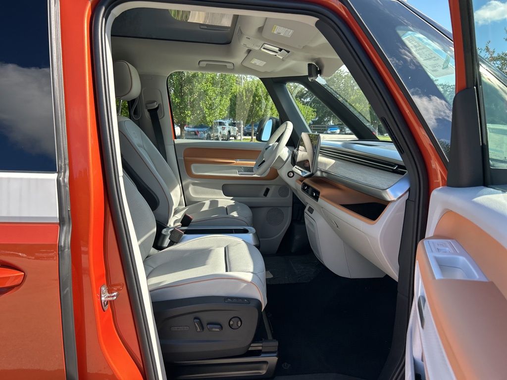 2025 Volkswagen ID. Buzz Pro Plus photo 31