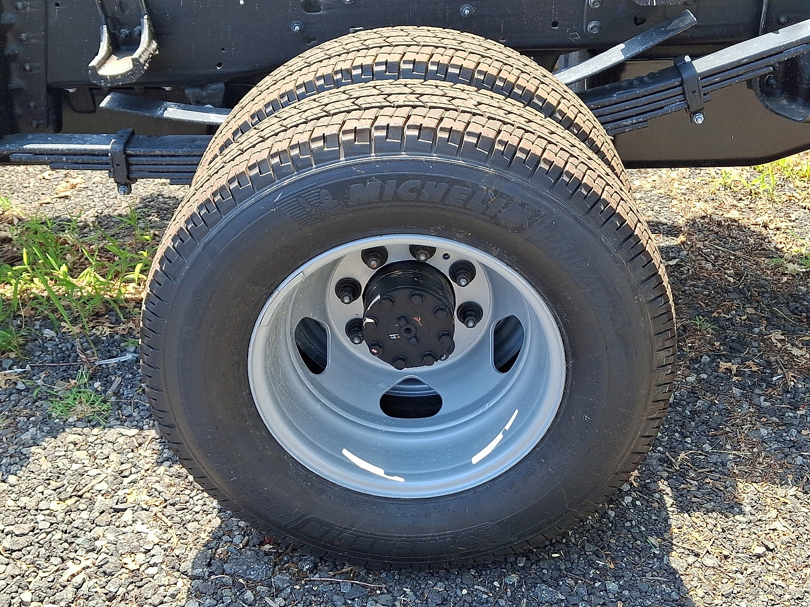 2025 Chevrolet Silverado 3500HD Work Truck photo 2