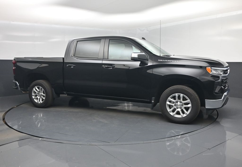 2024 Chevrolet Silverado 1500 LT's photo