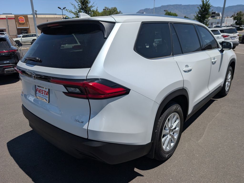 2024 Toyota Grand Highlander Limited photo 4