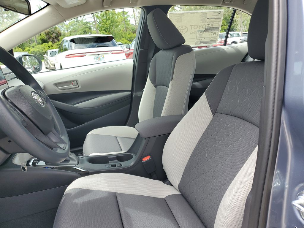 2025 Toyota Corolla LE photo 15