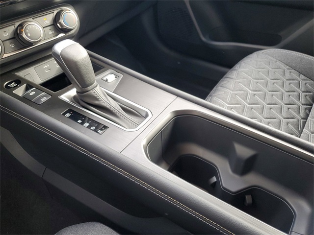 2025 Nissan Kicks SV photo 8