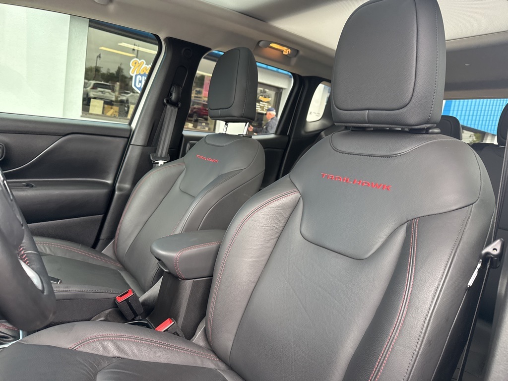2023 Jeep Renegade Trailhawk photo 29
