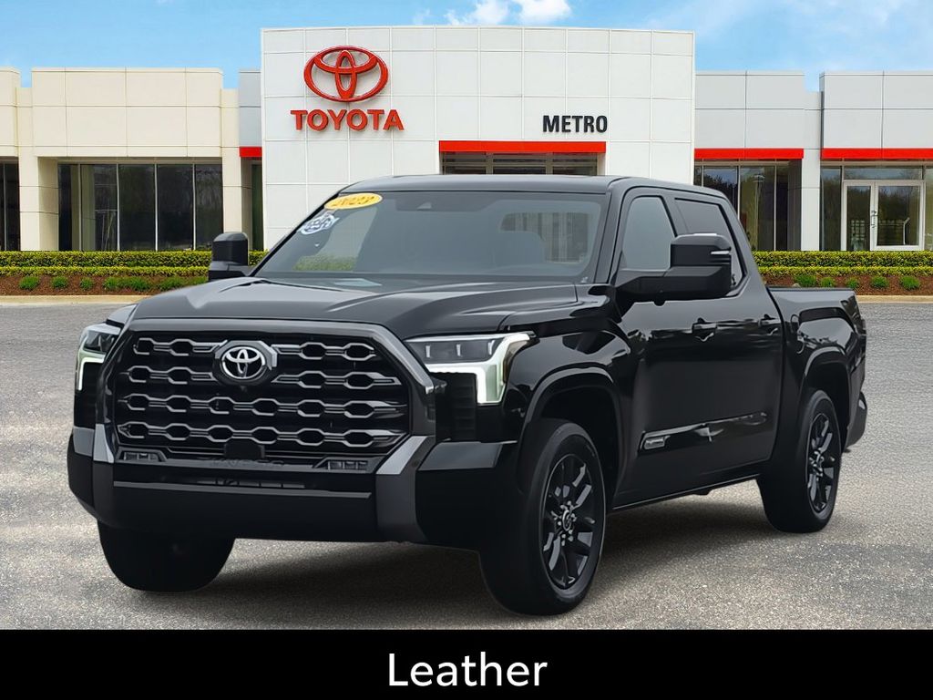 2023 Toyota Tundra Platinum's photo
