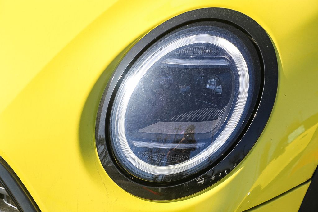 2025 Mini Cooper 4 Door Hardtop Signature photo 4