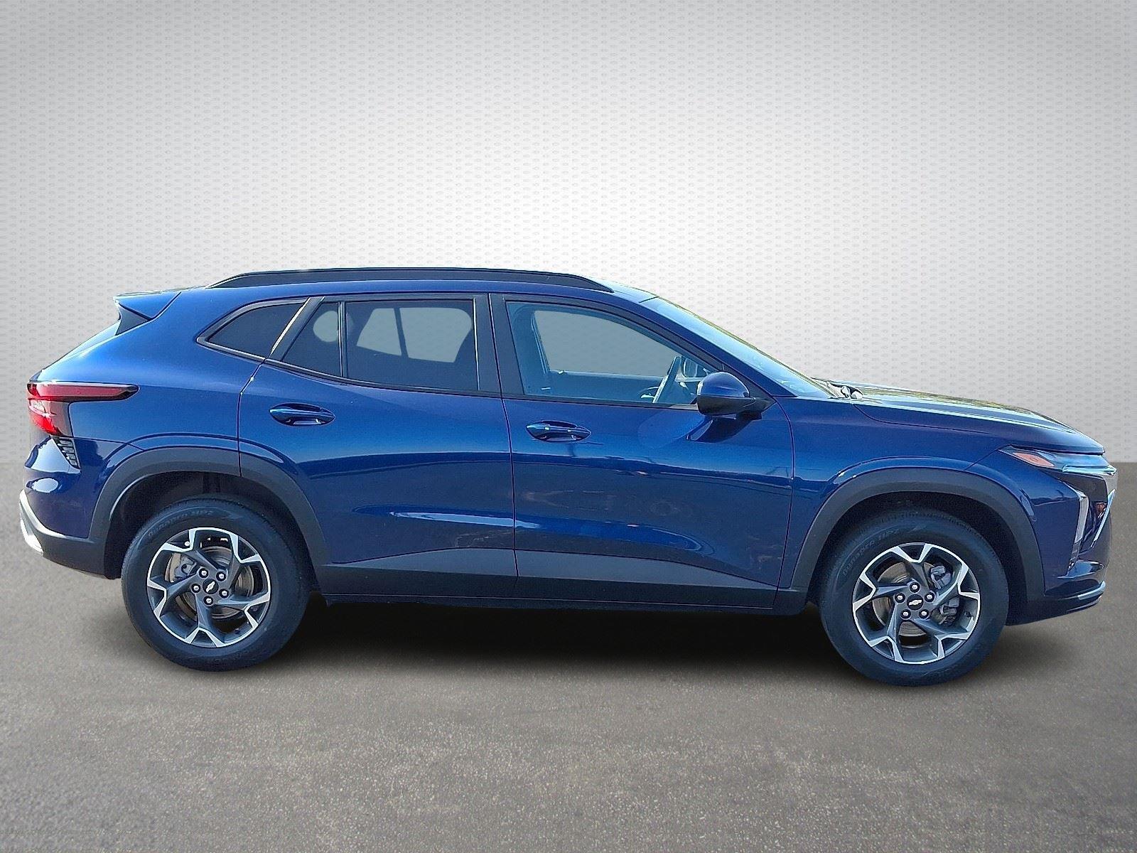 2024 Chevrolet Trax LT photo 6