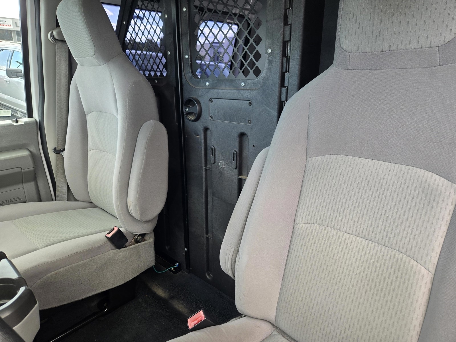 2012 Ford E-250 Cargo photo 20
