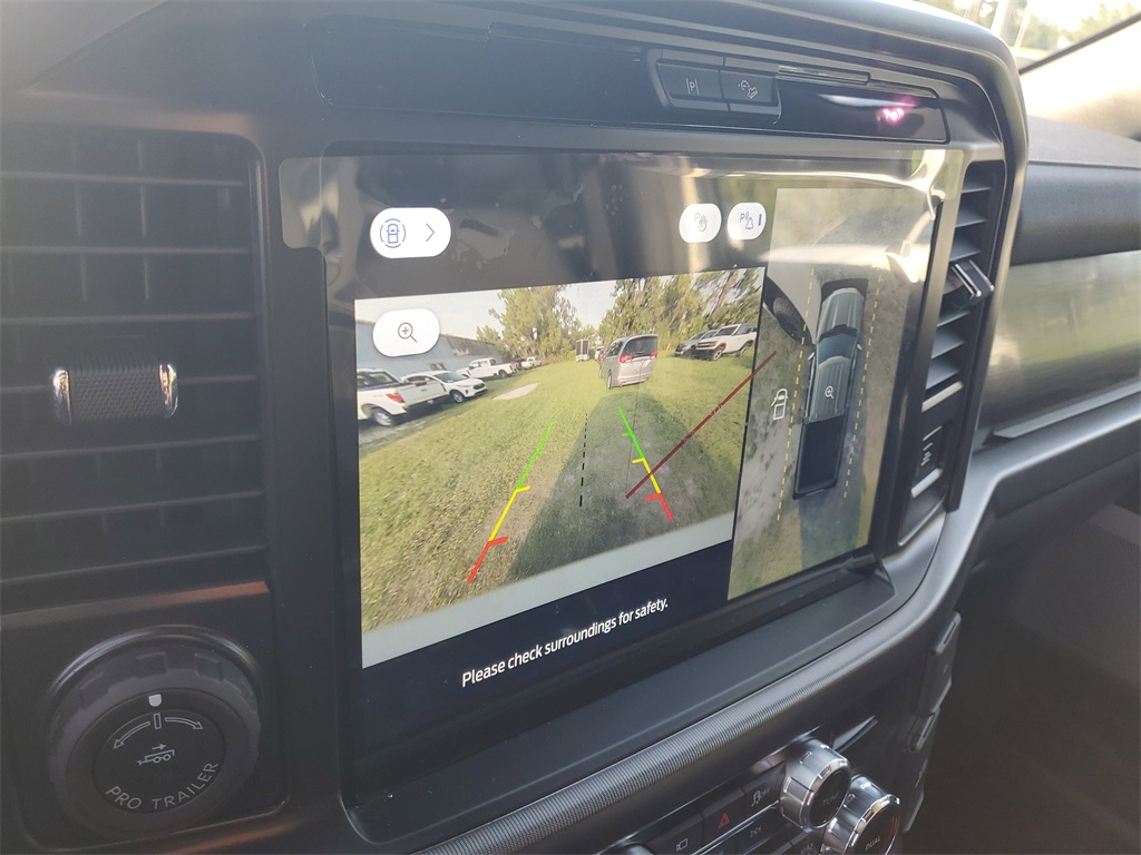 2025 Ford F-150 Lariat photo 17