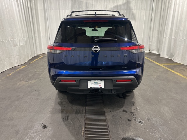 2025 Nissan Pathfinder SV photo 4