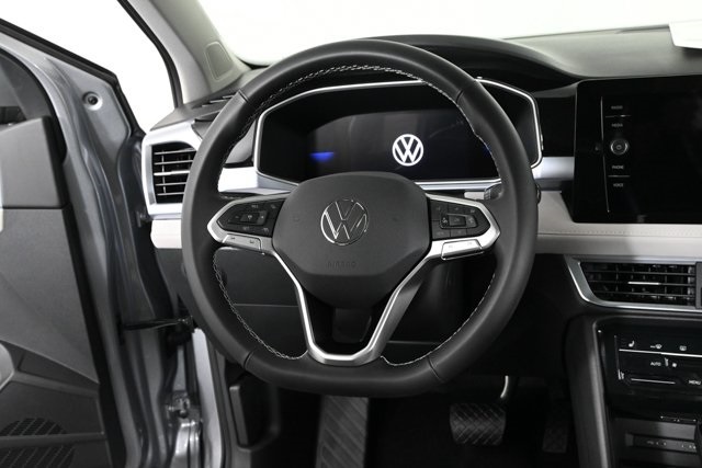 2025 Volkswagen Taos SE photo 14