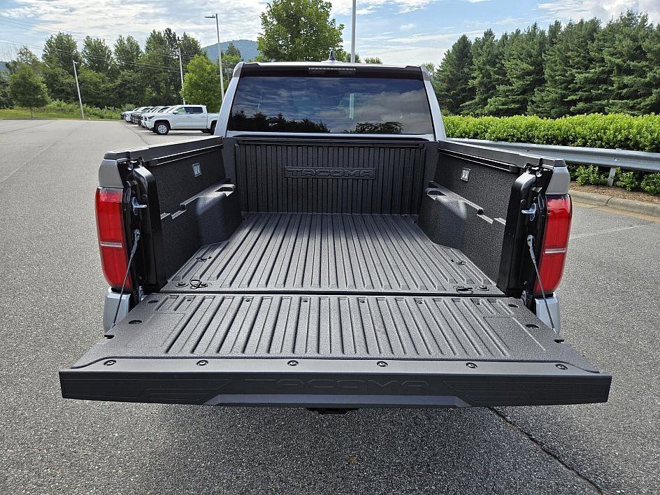 2025 Toyota Tacoma SR5 photo 15