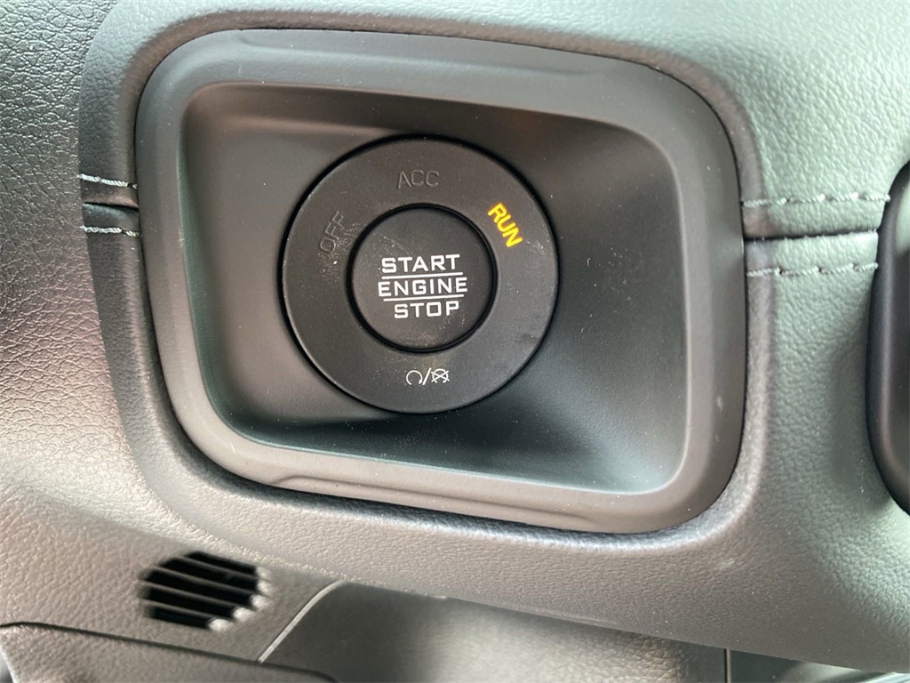 2024 Jeep Wrangler Sahara photo 23