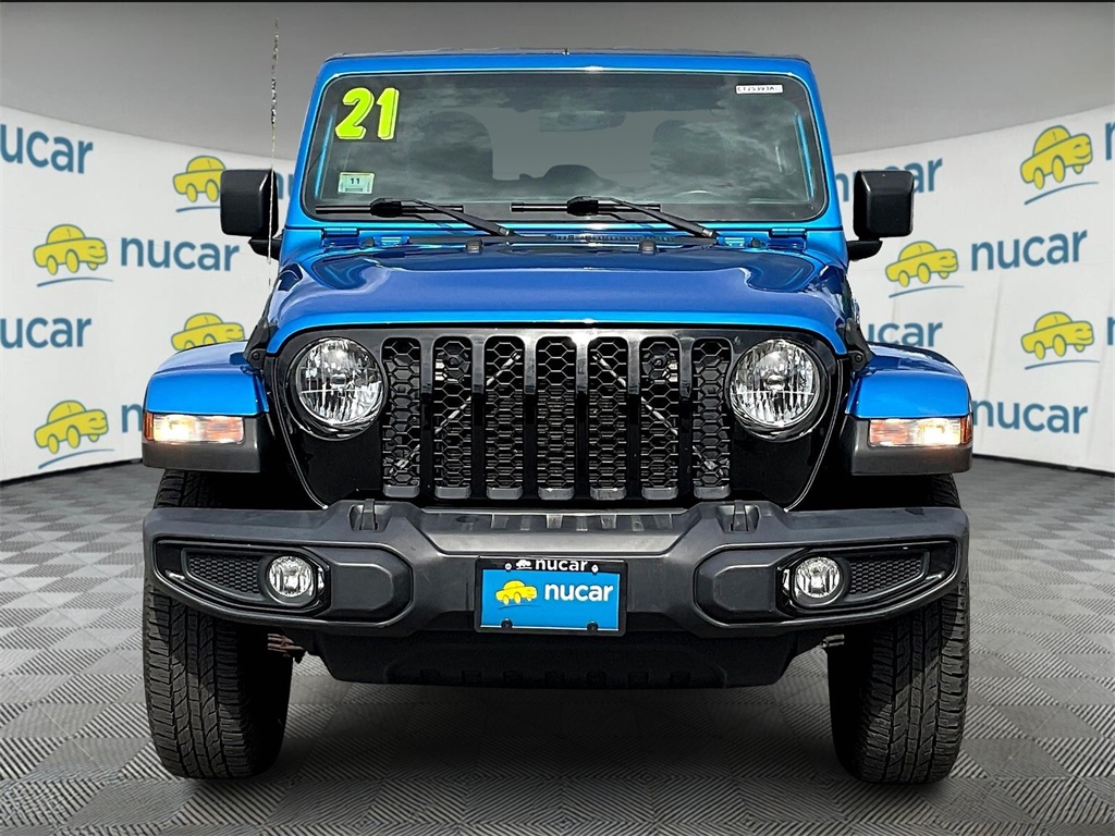 2021 Jeep Gladiator Willys photo 2
