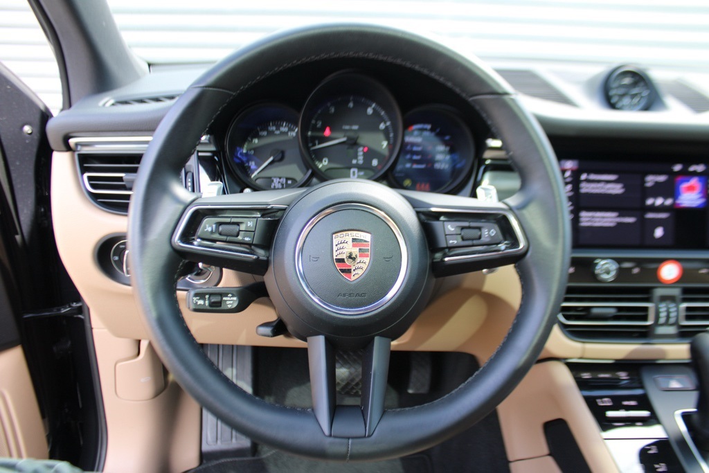 2024 Porsche Macan Base photo 21