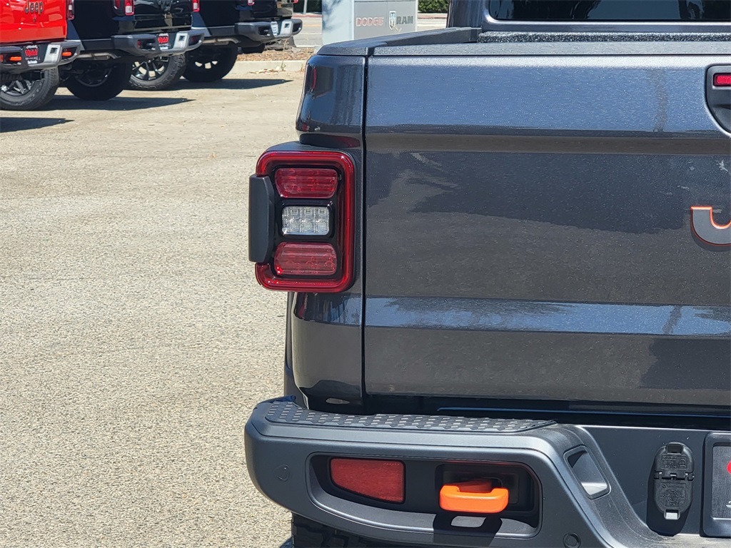 2025 Jeep Gladiator Mojave photo 6