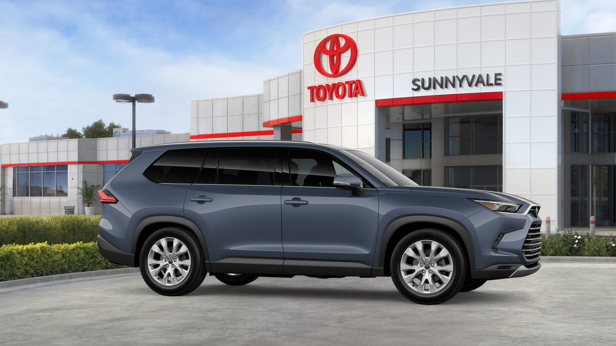 2026 Toyota Highlander Hybrid Limited photo 2