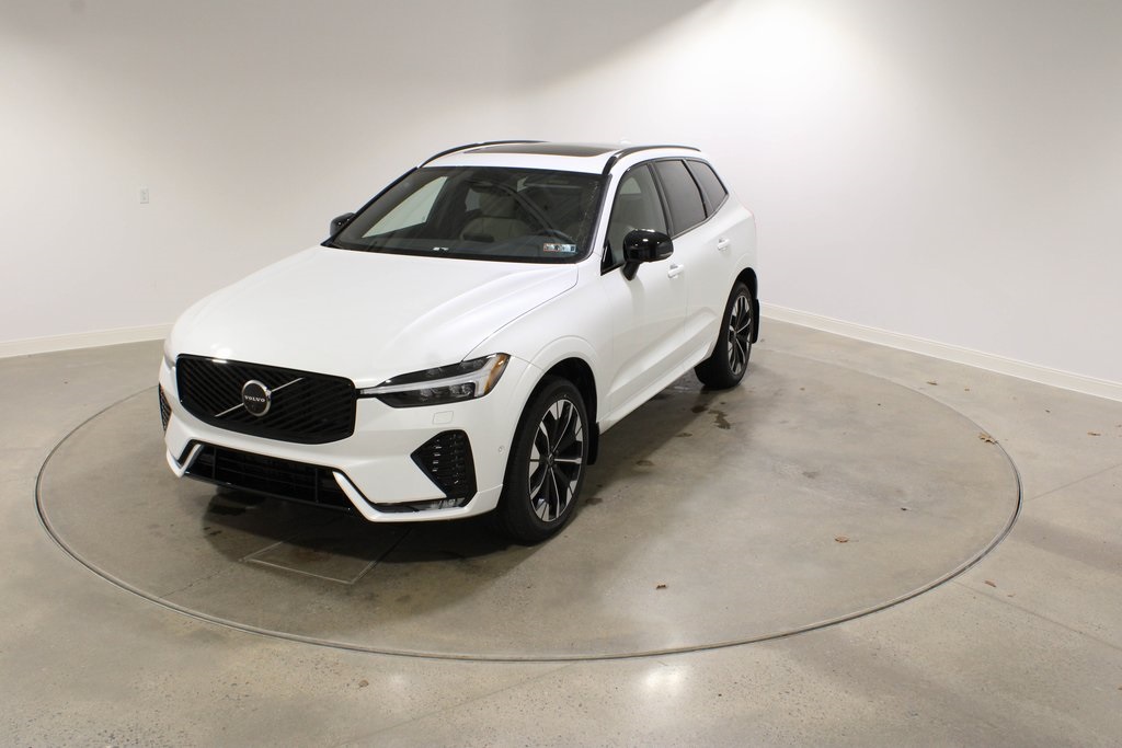 2026 Volvo XC60 Plus's photo