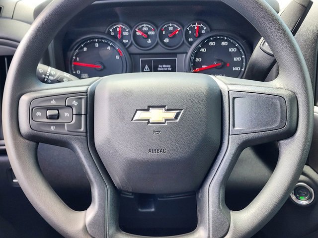 2025 Chevrolet Silverado 2500HD Custom photo 11