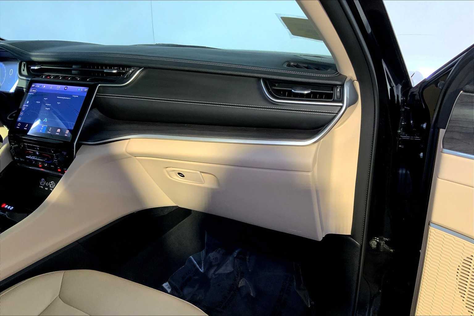 2021 Jeep Grand Cherokee Limited photo 17