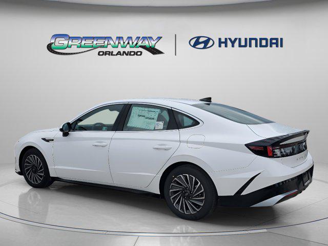 2025 Hyundai Sonata Hybrid SEL photo 3
