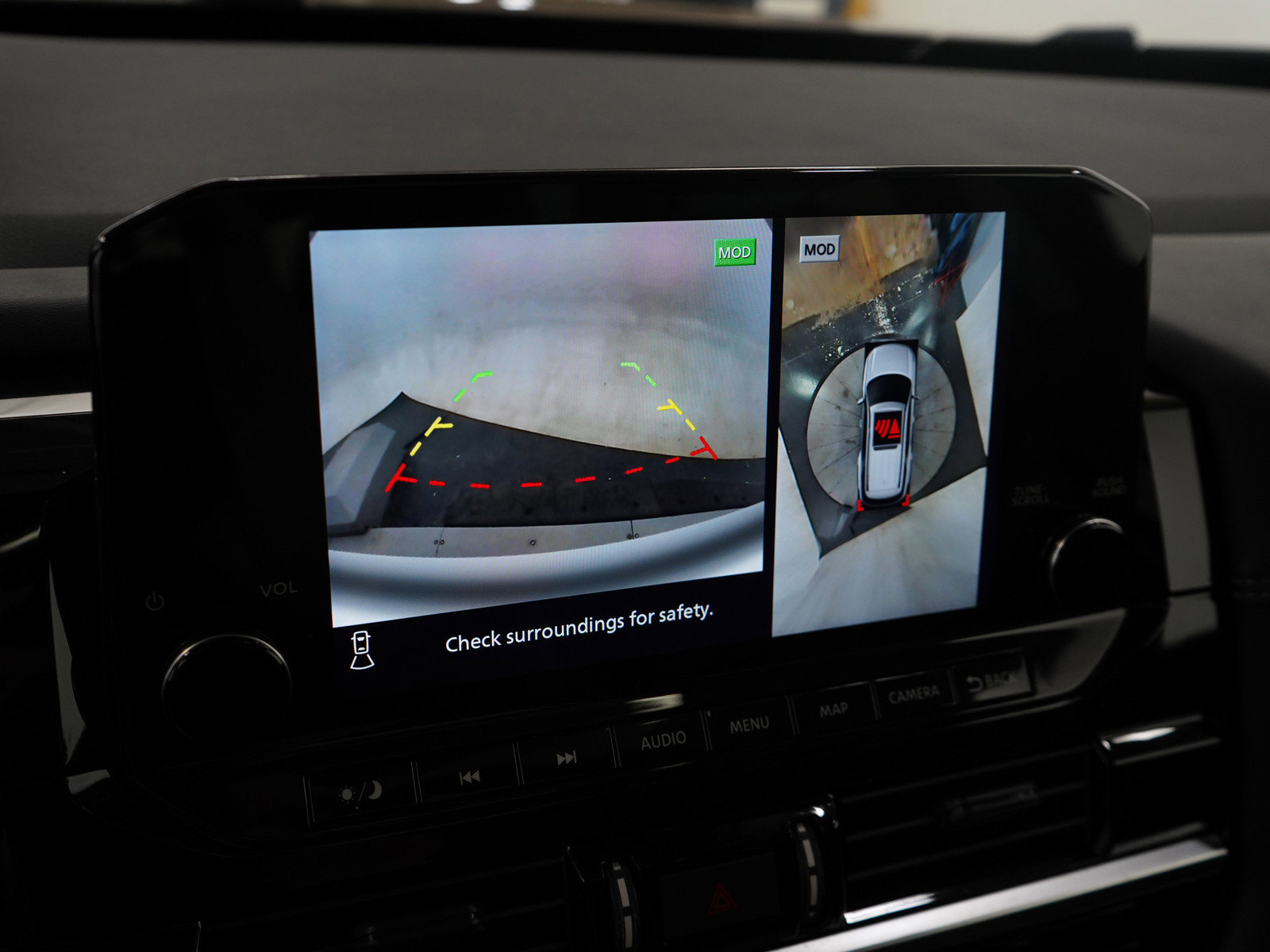 2023 Nissan Pathfinder Platinum photo 23