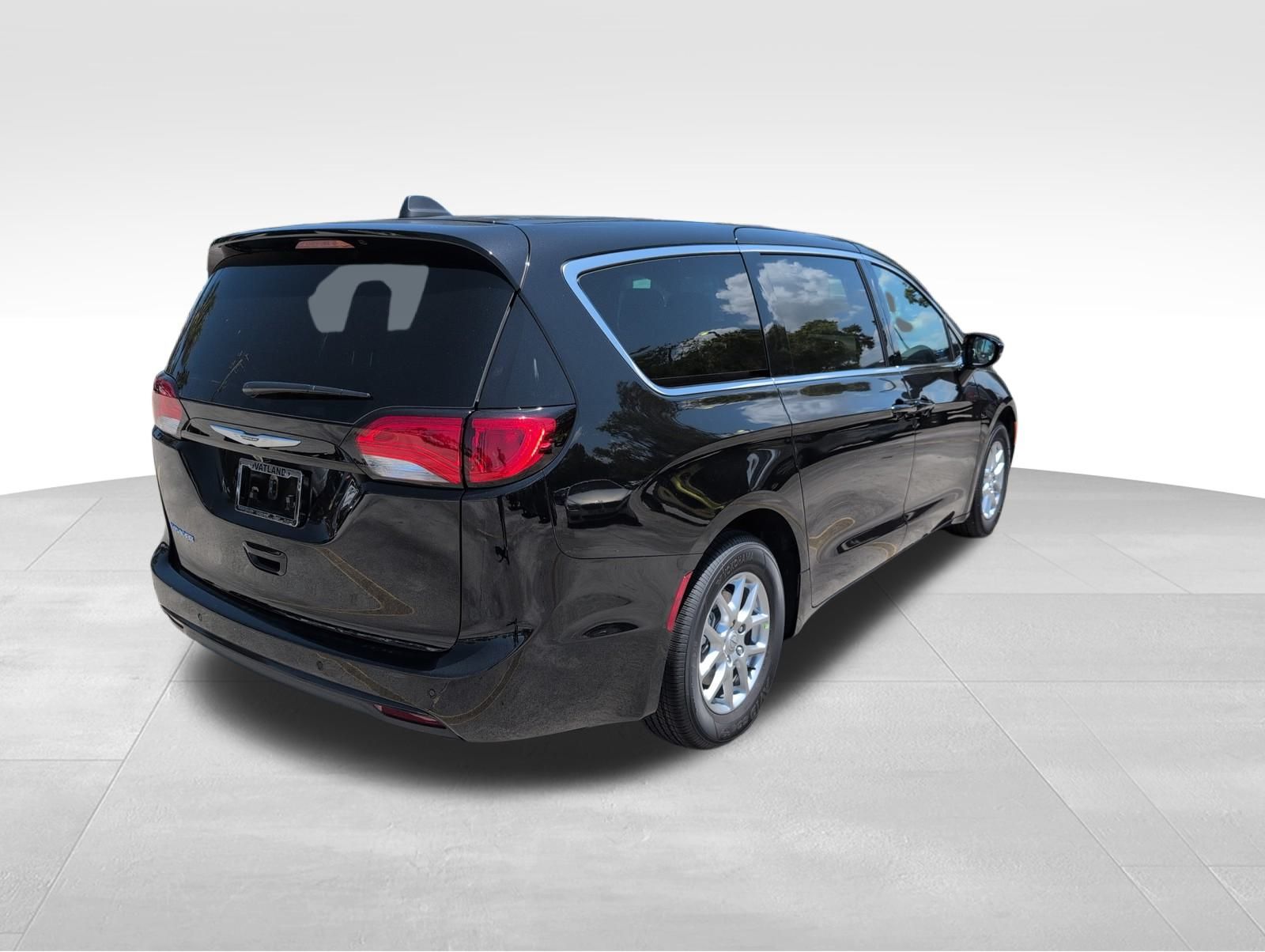 2025 Chrysler Voyager LX photo 6
