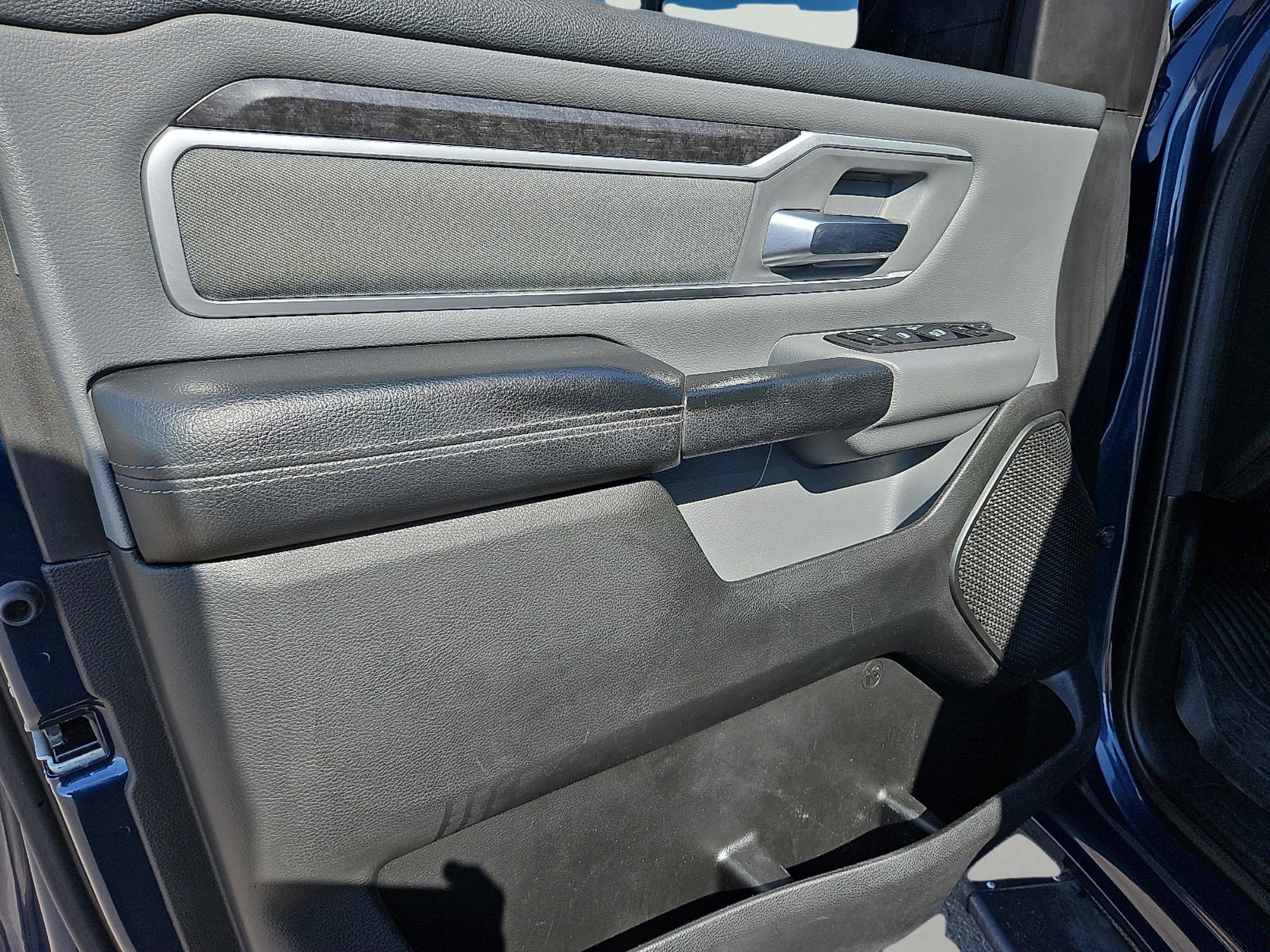 2022 Ram 1500 photo 9