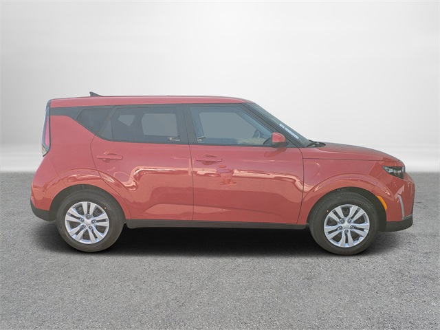 2025 Kia Soul LX photo 2