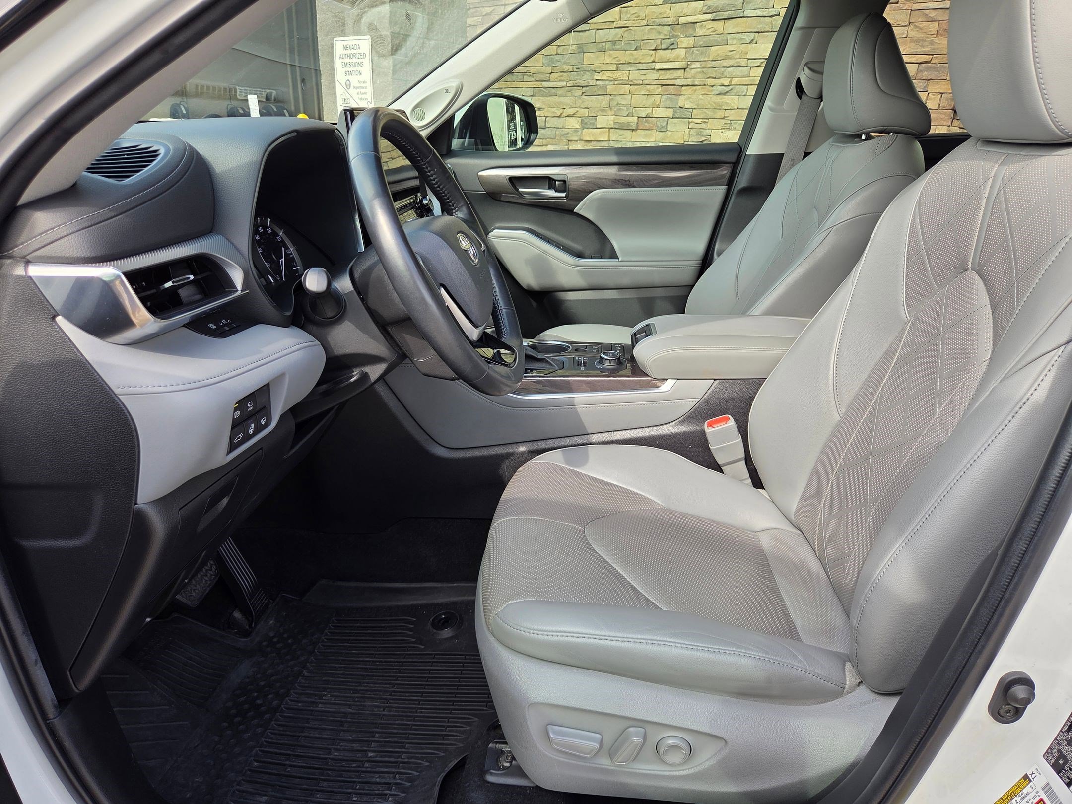 2022 Toyota Highlander Platinum photo 15