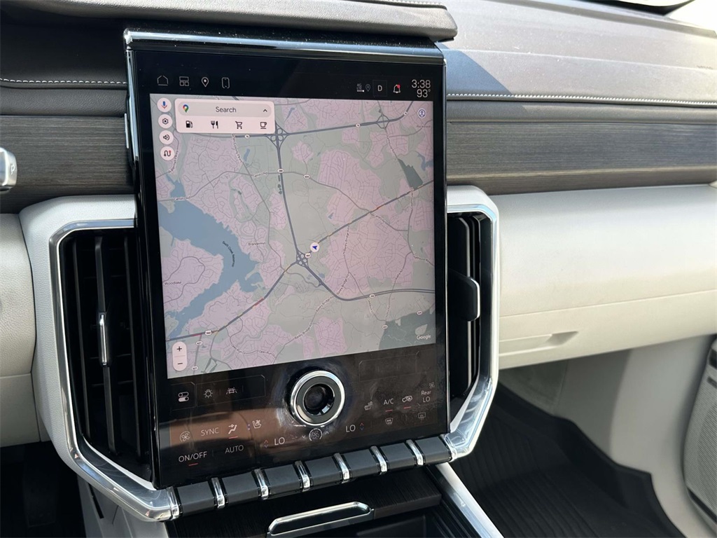 2024 Gmc Acadia Denali photo 2