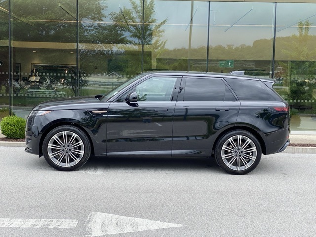 2025 Land Rover Range Rover Sport SE photo 2