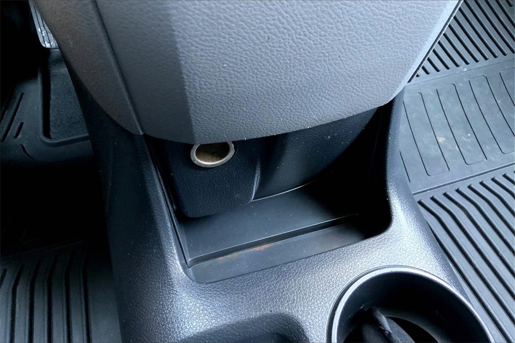 2017 Nissan NV200 S photo 32