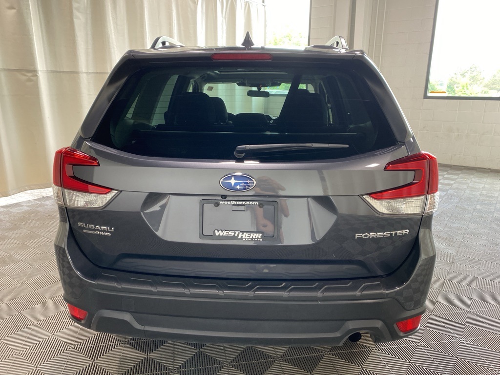 2022 Subaru Forester Premium photo 13