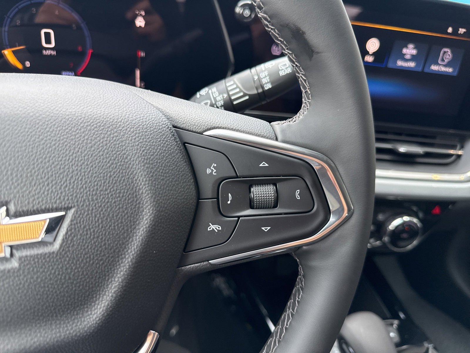 2025 Chevrolet Trax LT photo 25