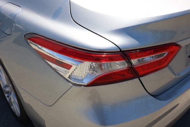 2020 Toyota Camry LE photo 4