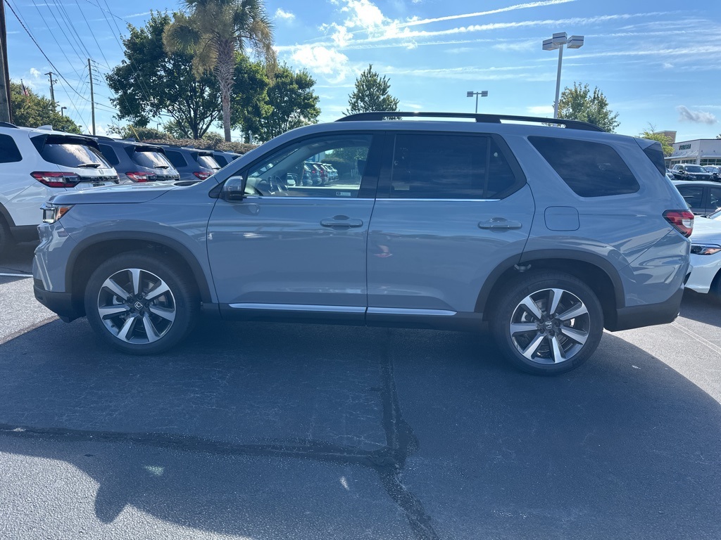2025 Honda Pilot Touring photo 6