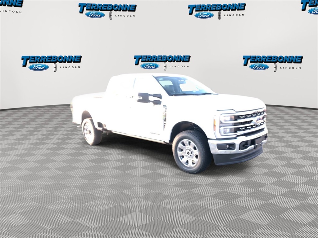 2025 Ford F-350 Lariat photo 2