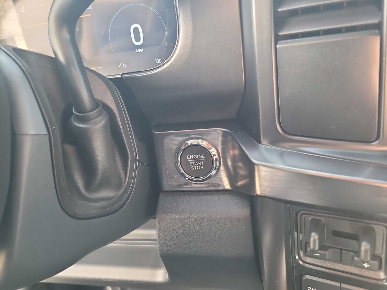 2025 Ford F-250 Lariat photo 18