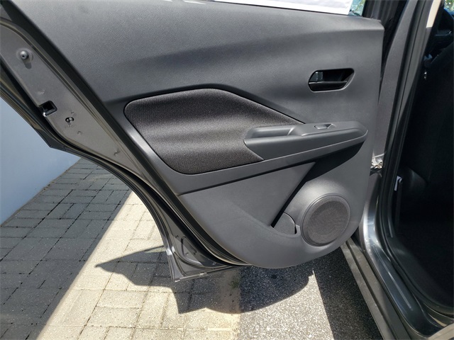 2025 Nissan Kicks Play S photo 18