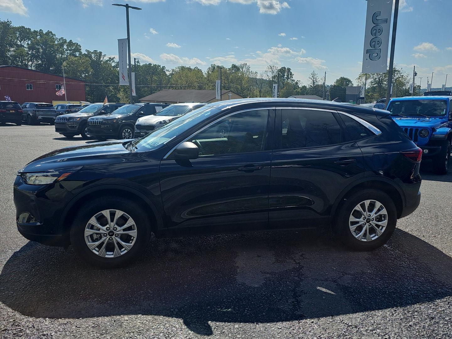 2023 Ford Escape Active photo 3