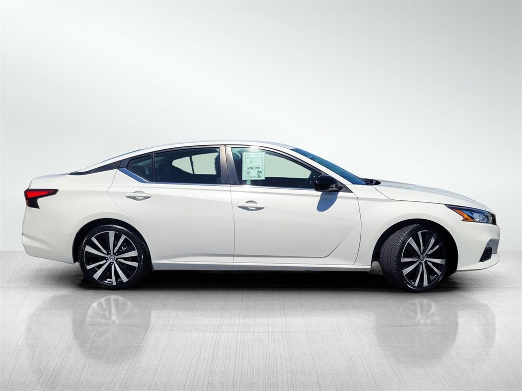 2021 Nissan Altima 2.5 SR photo 3