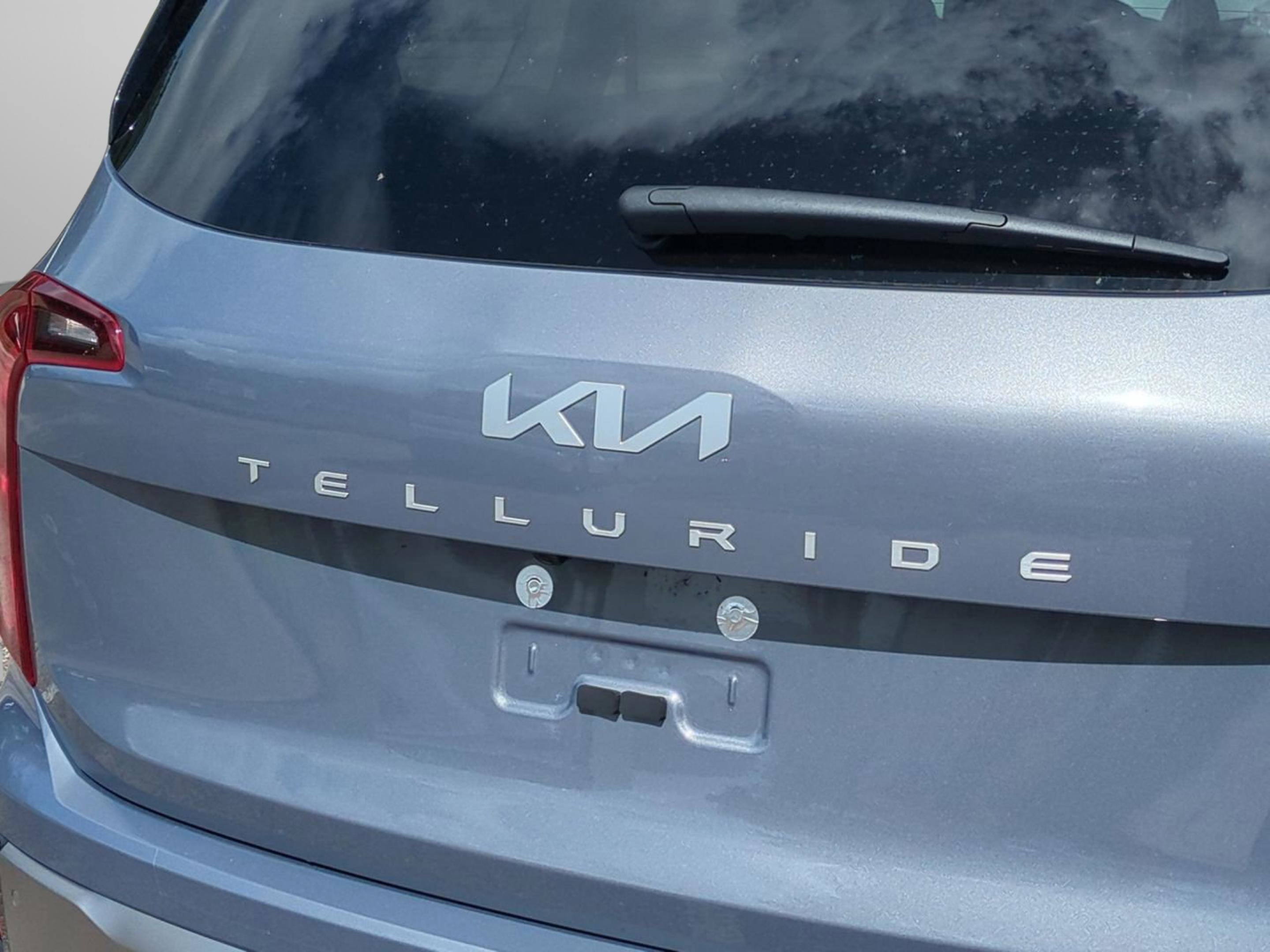 2025 Kia Telluride S photo 16