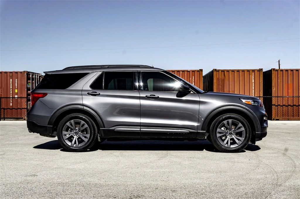 2022 Ford Explorer XLT photo 3